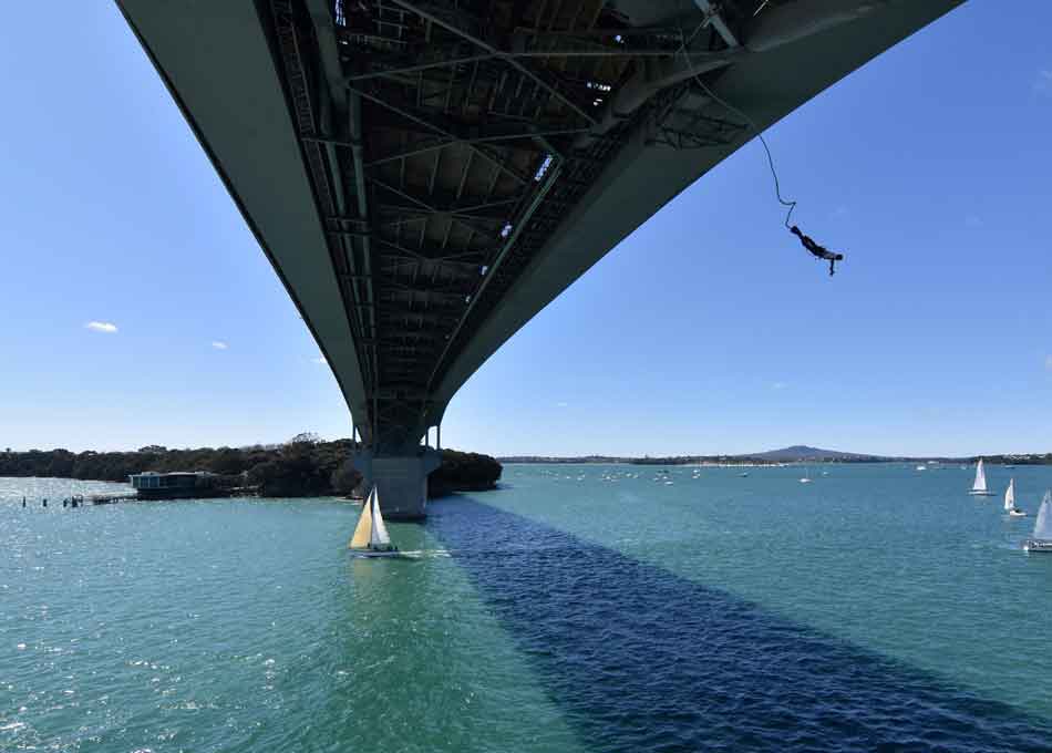 Bungee Jump at Harbour Bridge