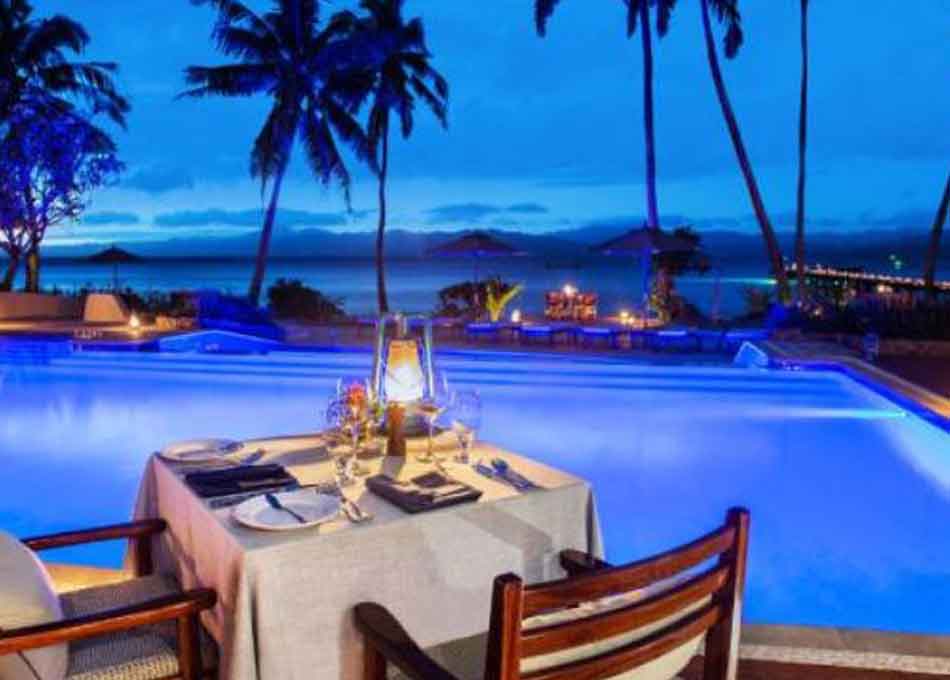 Resort Fine Dining Poolside
